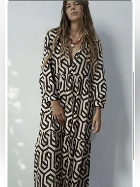 Zara Sz S Geometric Print Karen
Midi Tunic Tiered Dress Black & Ecru